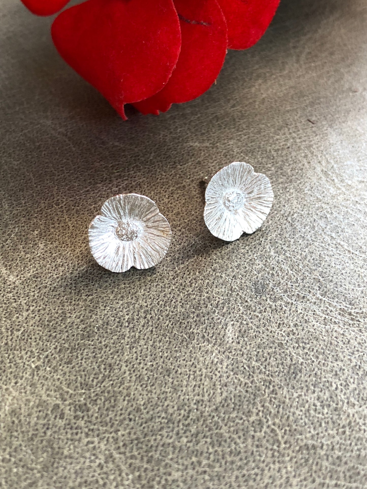 Small Victoriana Poppy Earrings