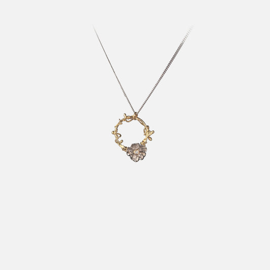 Midsummer Night's Dream Small Circle Necklace with Flower